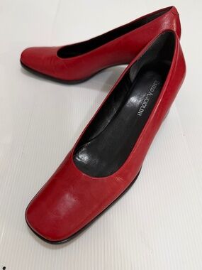 Vintage Enzo Angiolini Valentina Red Leather Square Toe Block Heels Pumps 7M